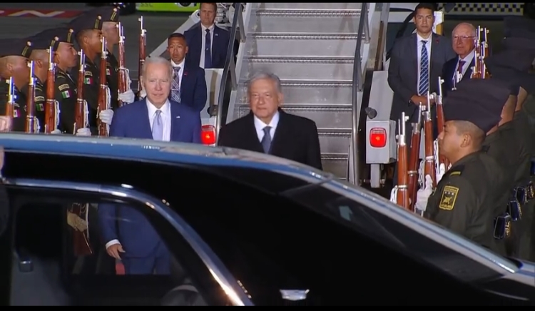 Video: AMLO y Joe Biden abordan “La Bestia”en el AIFA.