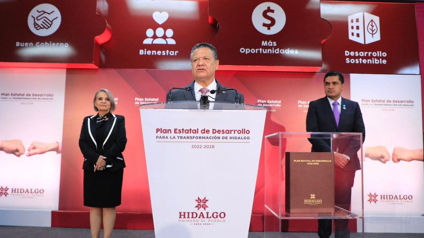 El gobernador de Hidalgo, Julio Menchaca, presenta Plan Estatal de Desarrollo