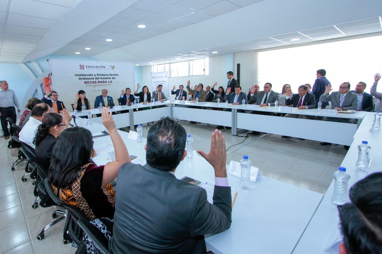 Gobierno de Hidalgo incrementará monto de becas a Educación Superior  