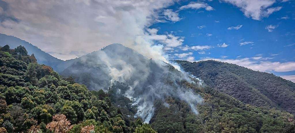 Incendio en el Parque Nacional Los Mármoles, aun se encuentra con un punto activo