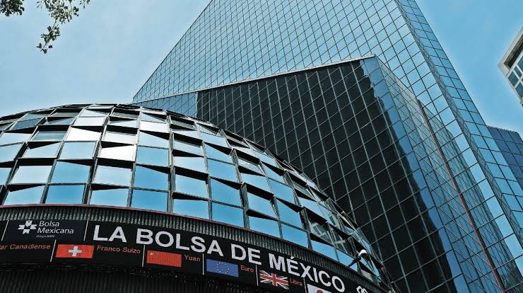 Tras fracaso con CitiBanamex, Larrea recibe ganancias en Grupo México