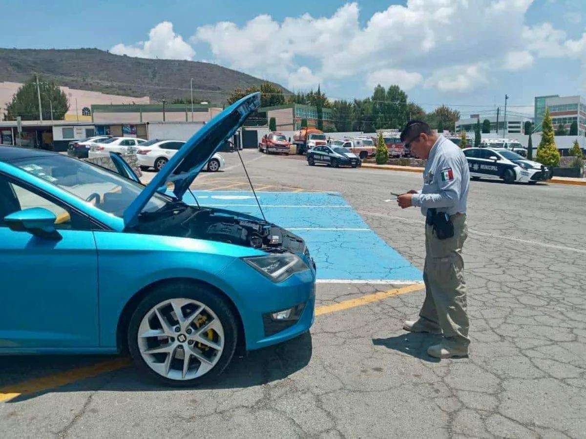 Ayuda Policía municipal de Pachuca en compra venta de autos usados