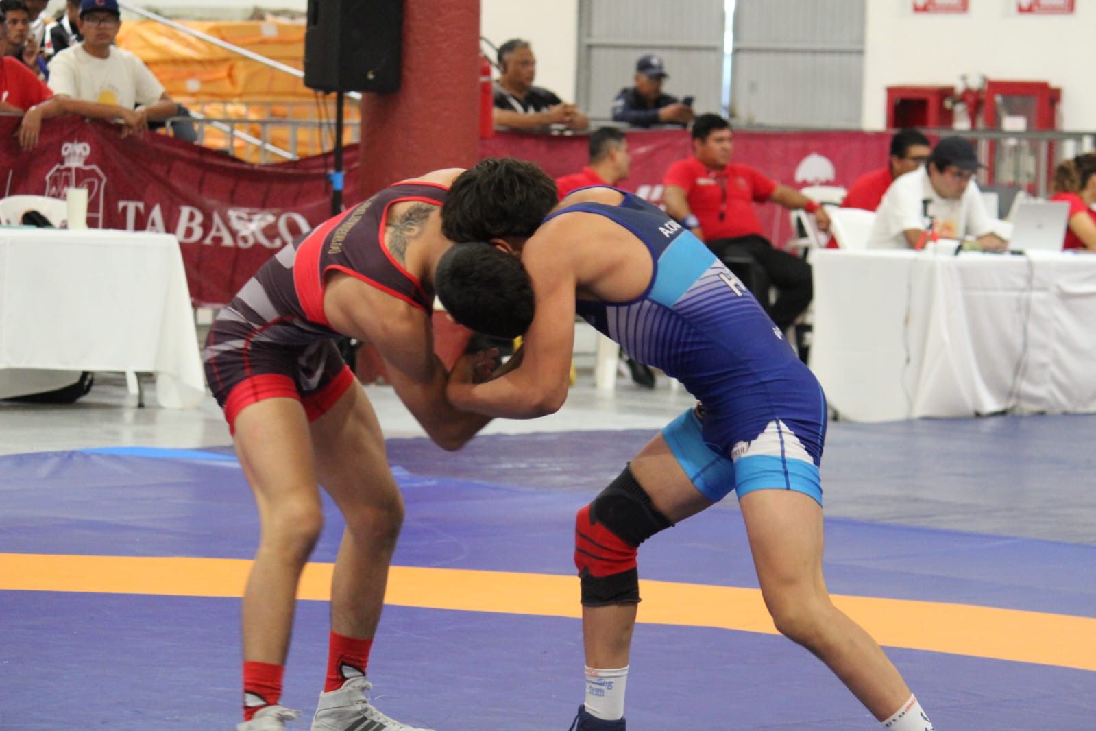 Bronce para Hidalgo en luchas asociadas modalidad greco