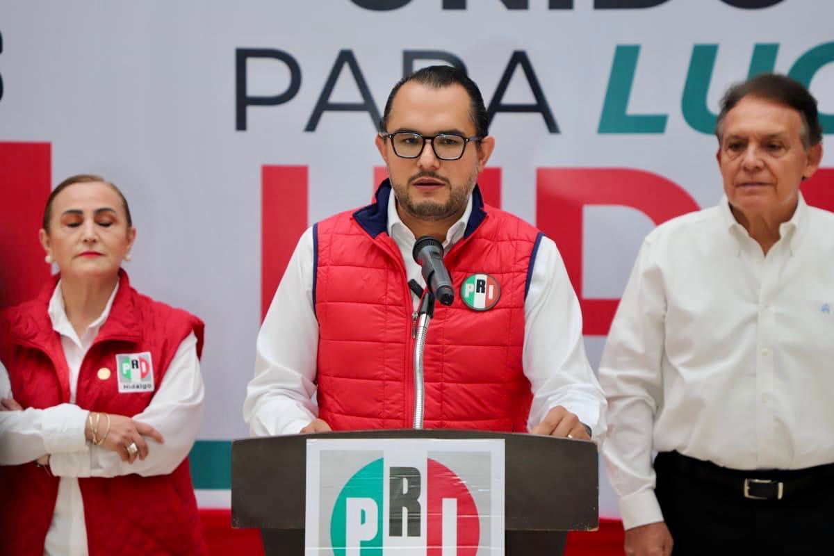 Como el PAN hace tres días, el PRI rechaza las reformas de Menchaca