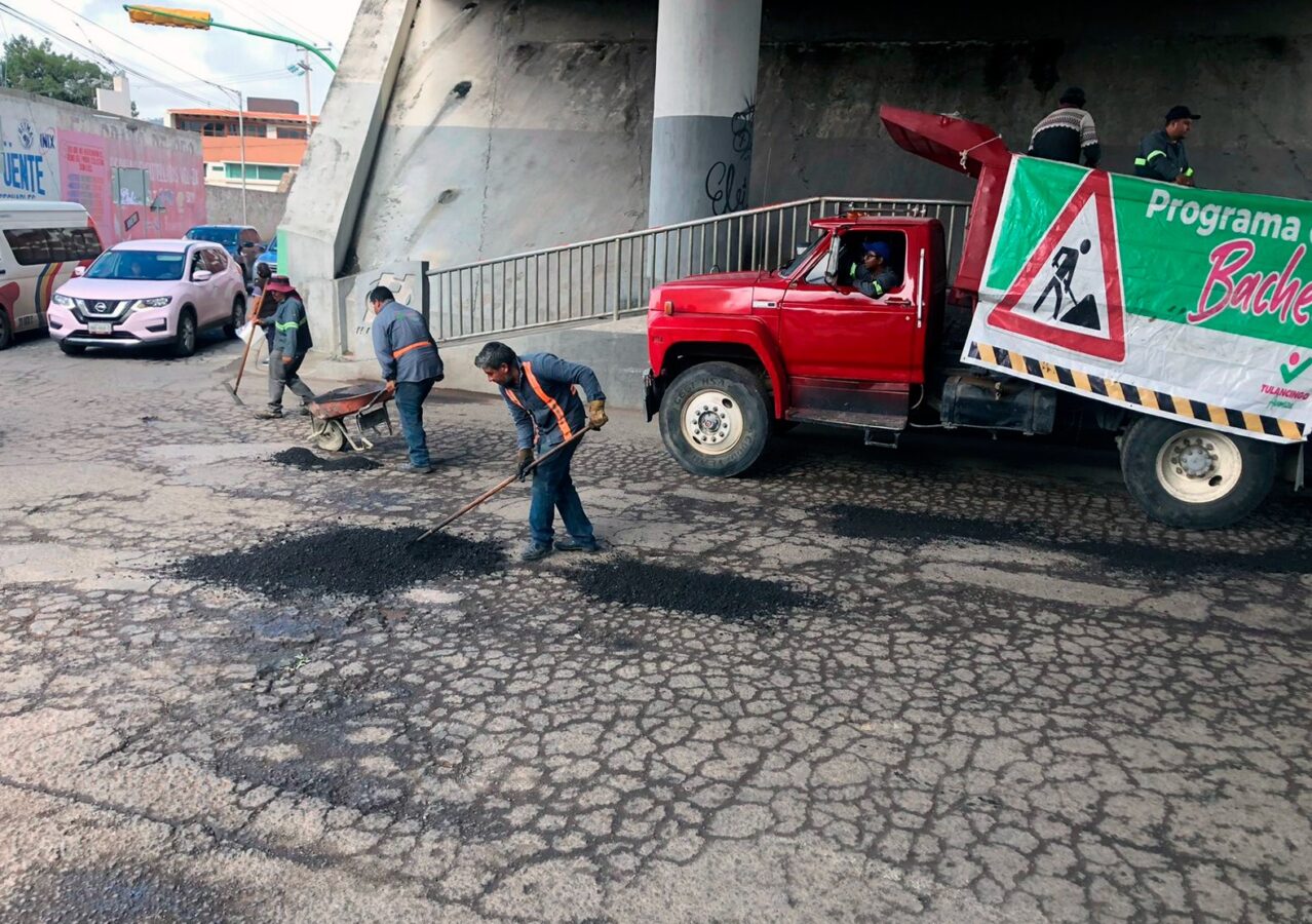 Ayuntamiento de Tulancingo realiza labores de bacheo para contrarrestar daños por lluvias