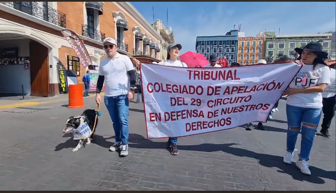 Protestan en Pachuca por desaparición de Fideicomisos judiciales