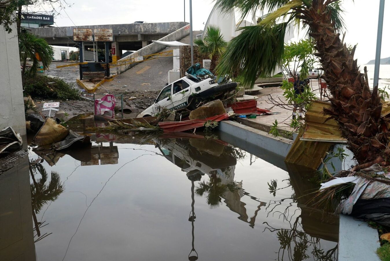 Muertos y desaparecidos tras huracán Otis en Acapulco