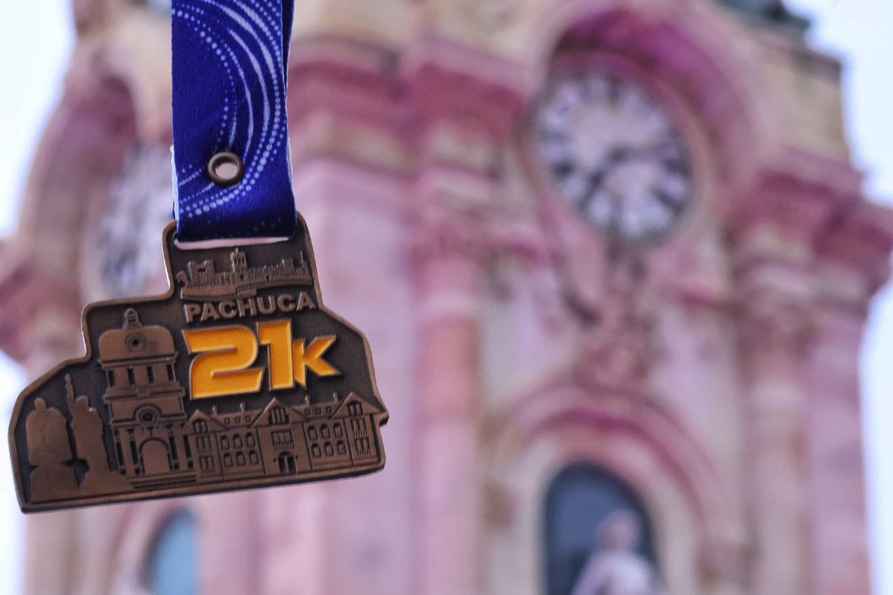 Más de mil atletas en segundo medio maratón de Pachuca