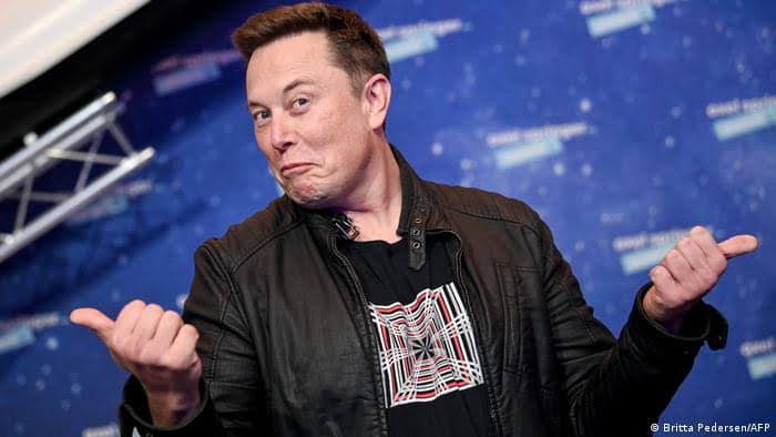 Elon se enfrenta a creciente boicot corporativo por amplificación antisemita 