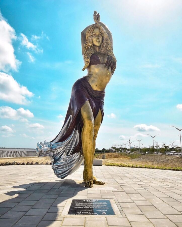 Inmortalizan a Shakira en su natal Barranquilla con estatua de más de 6 metros