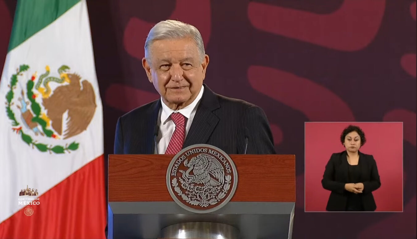 AMLO revela reportaje sobre sus hijos y colaboradores 