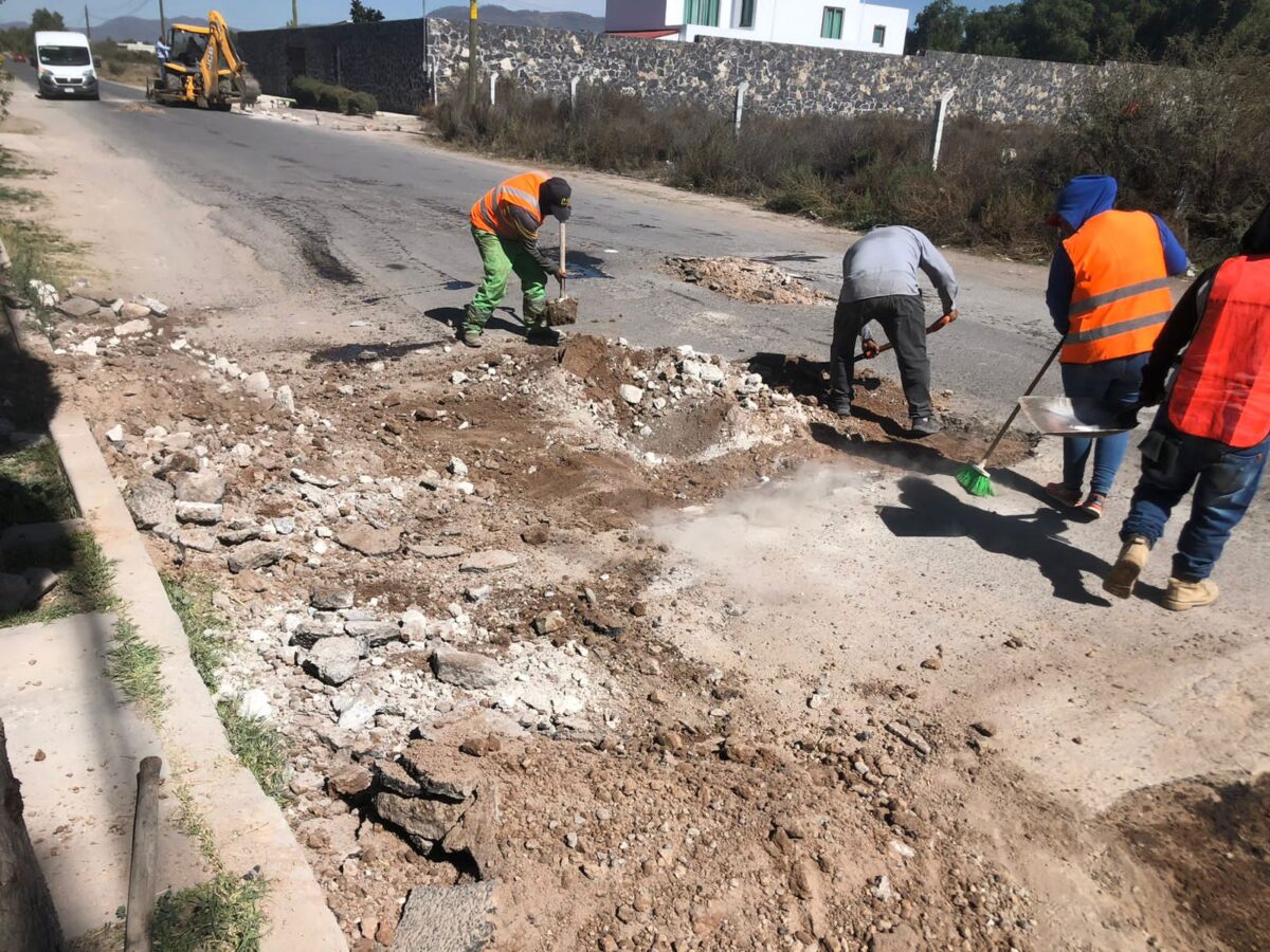 Dan mantenimiento urbano a calles de Actopan