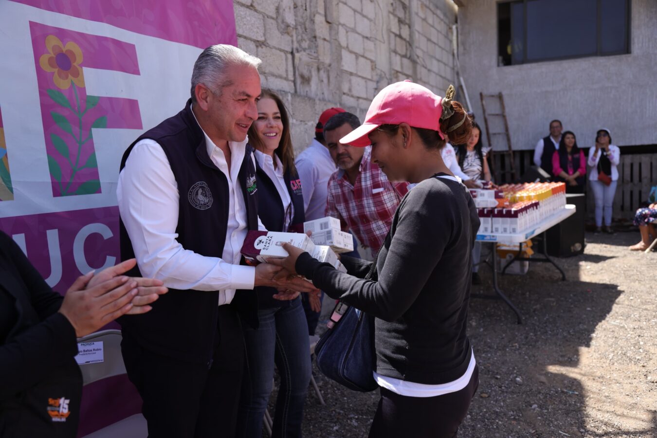 Entregan 10 mil litros de leche en Pachuca