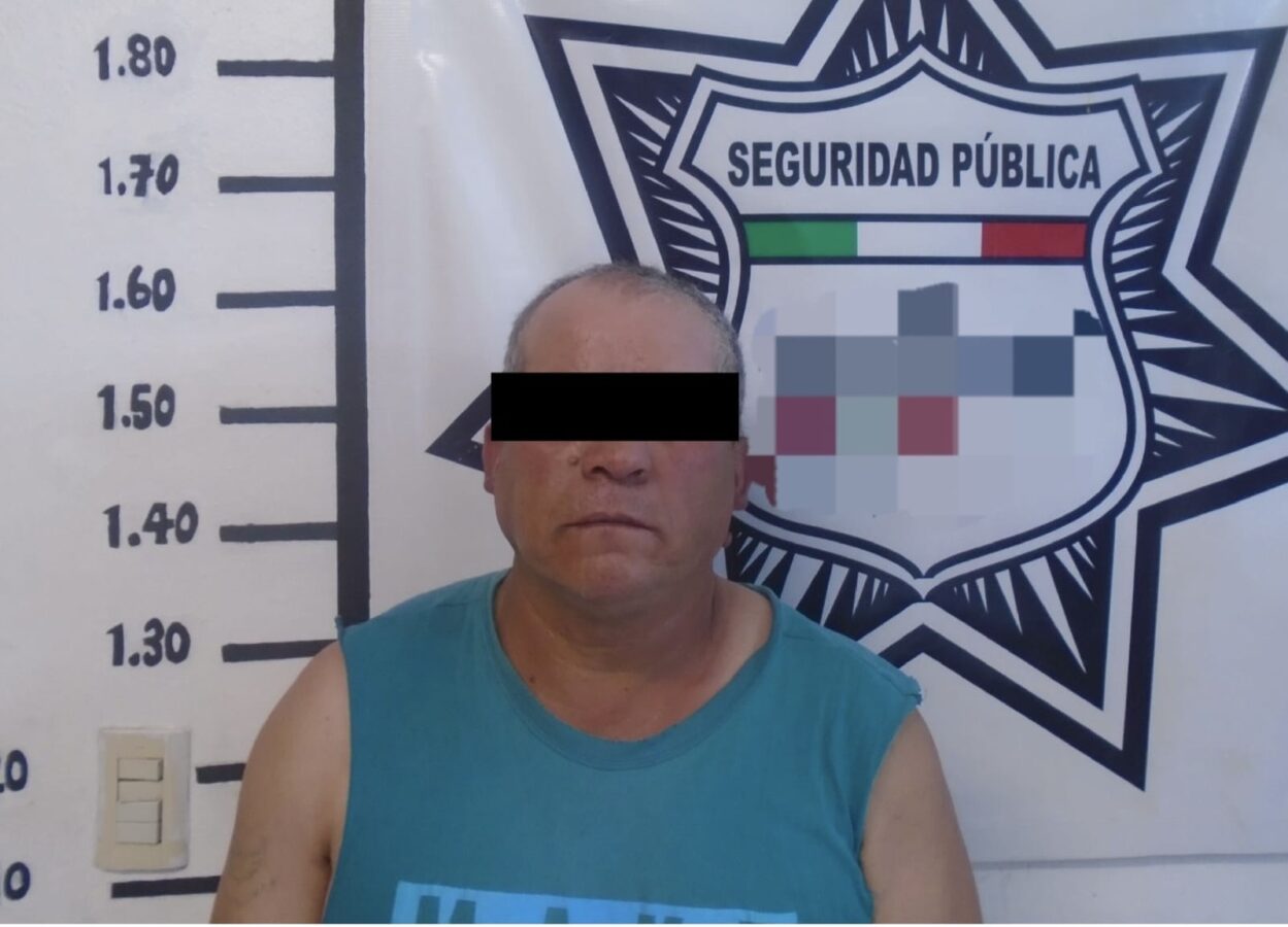 Detienen a hombre por intentar pagar con billete falso