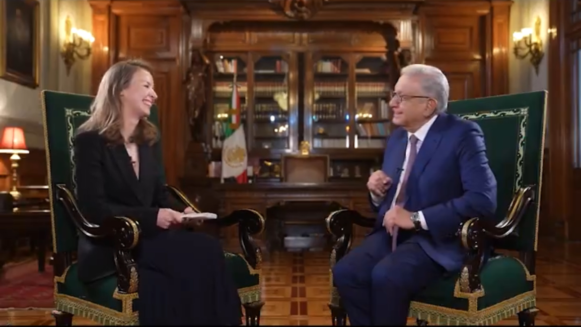 Ordena INE al Presidencia modificar o eliminar entrevista con periodista rusa. 