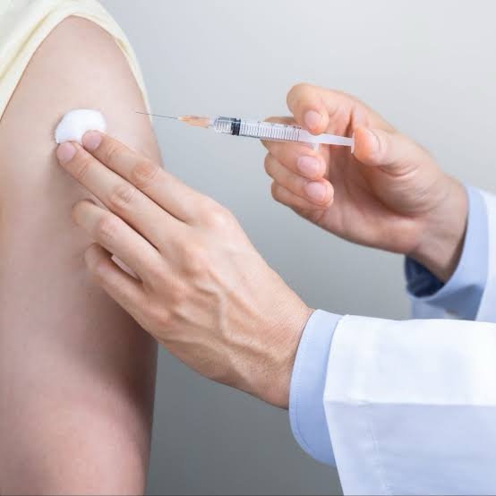 Llama Salud a vacunarse contra el sarampión