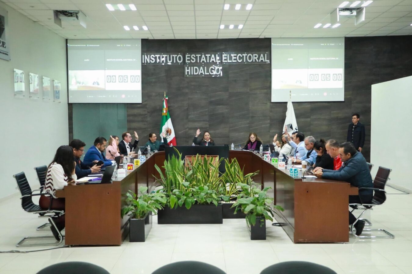 Aprueba IEE candidaturas para renovar congreso local en Hidalgo