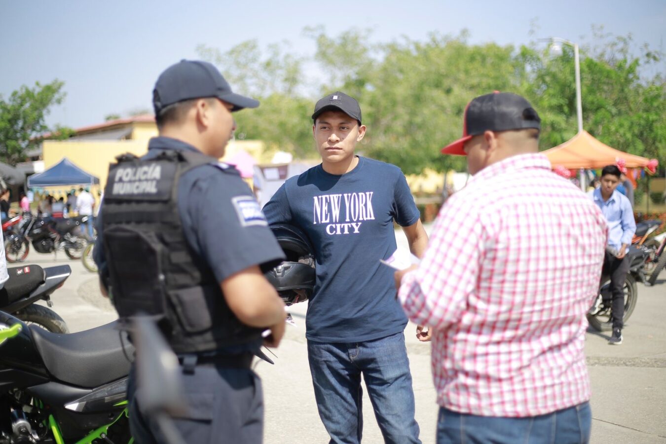 Concientizan a motociclistas sobre uso reglamentario del casco