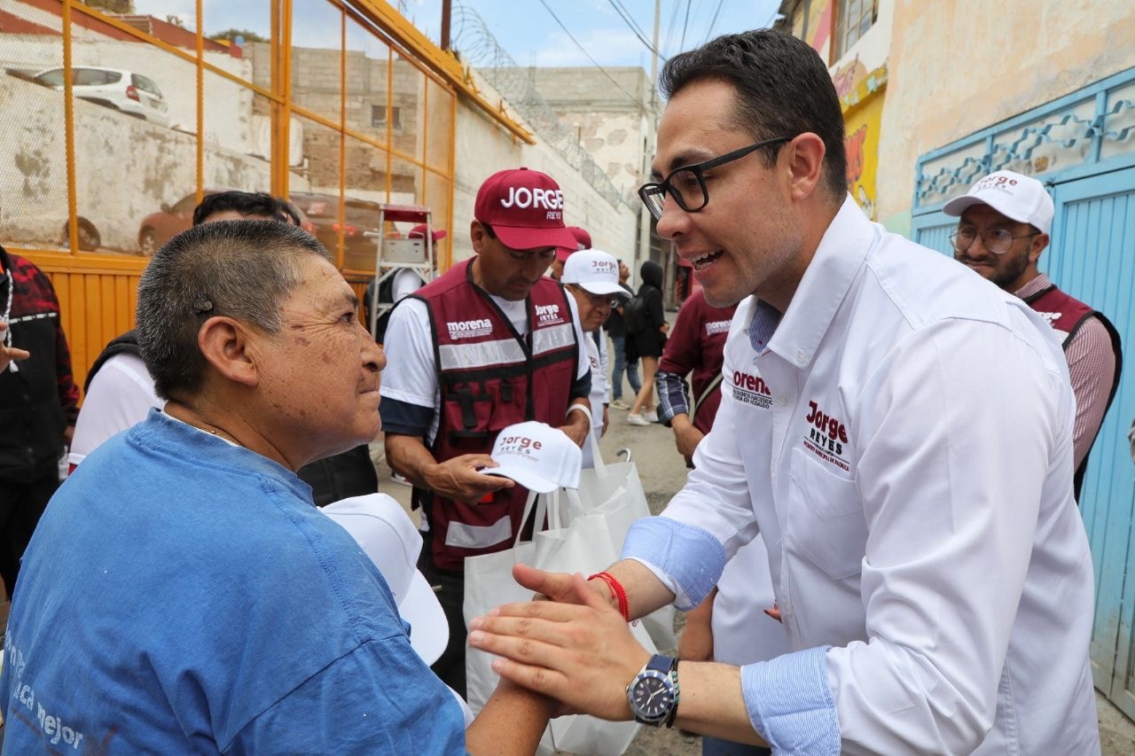Compromete Jorge Reyes mesas de trabajo y diálogo en colonias de Pachuca