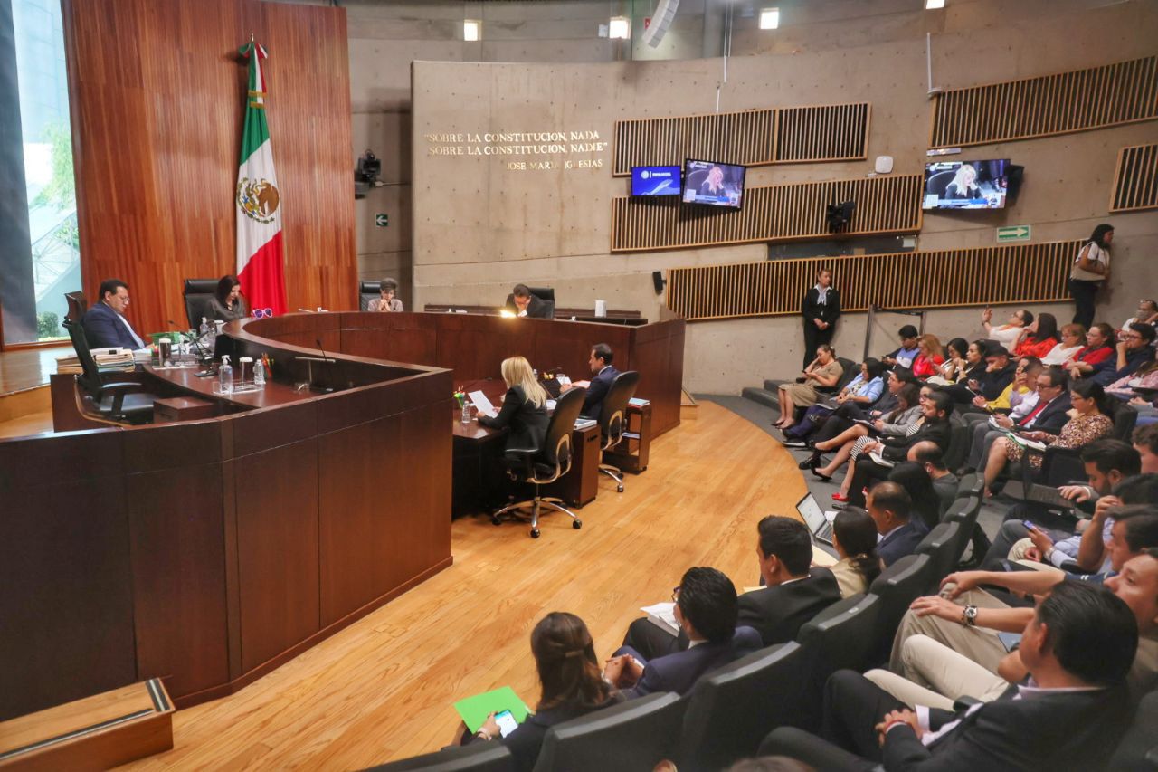 Restituyen candidatura a Santiago Nieto