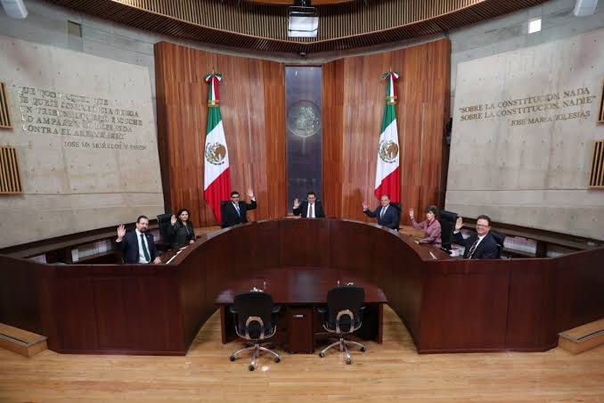 Tira Sala Superior queja del PRI contra Cuauhtémoc Ochoa 