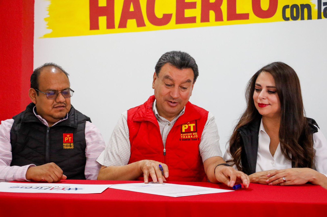 Damián Sosa firma el Pacto por la Primera Infancia