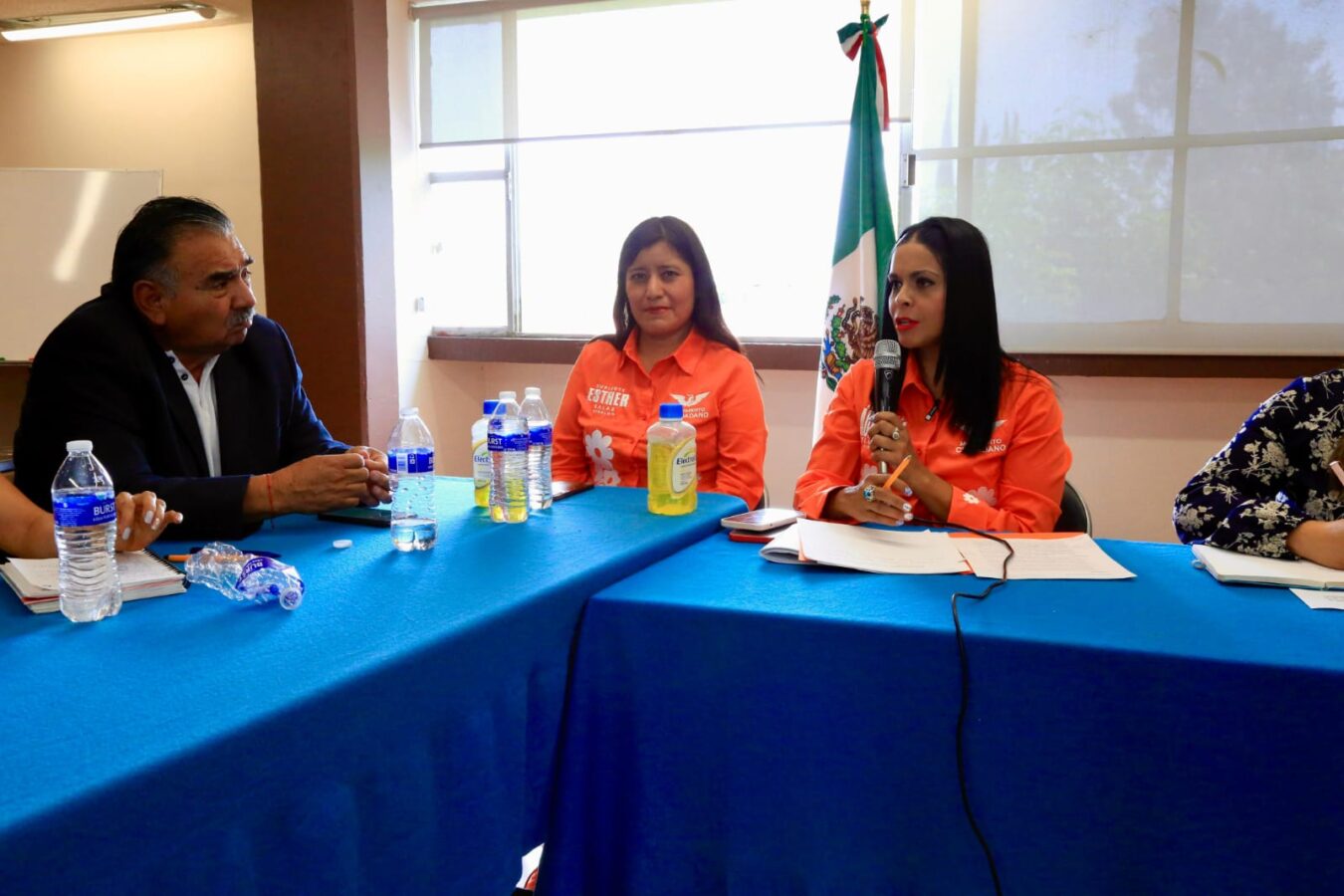 Presenta Adriana Flores propuestas regionales en Apan y Tizayuca