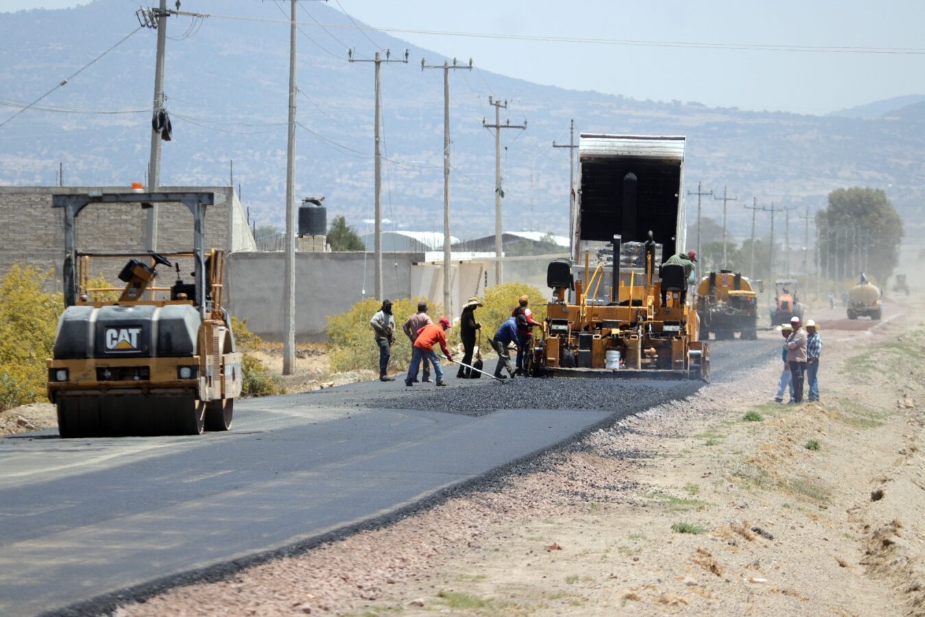 Reconstruyen carretera estatal Cárdenas-San Juan Ixtilmaco en Apan