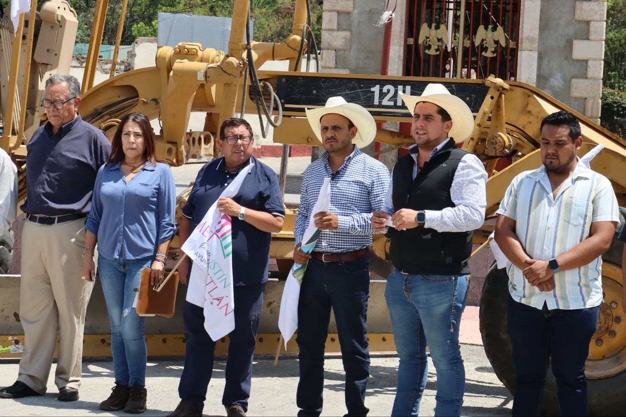 CEMD y autoridades de San Agustín Metzquititlán rehabilitarán caminos rurales