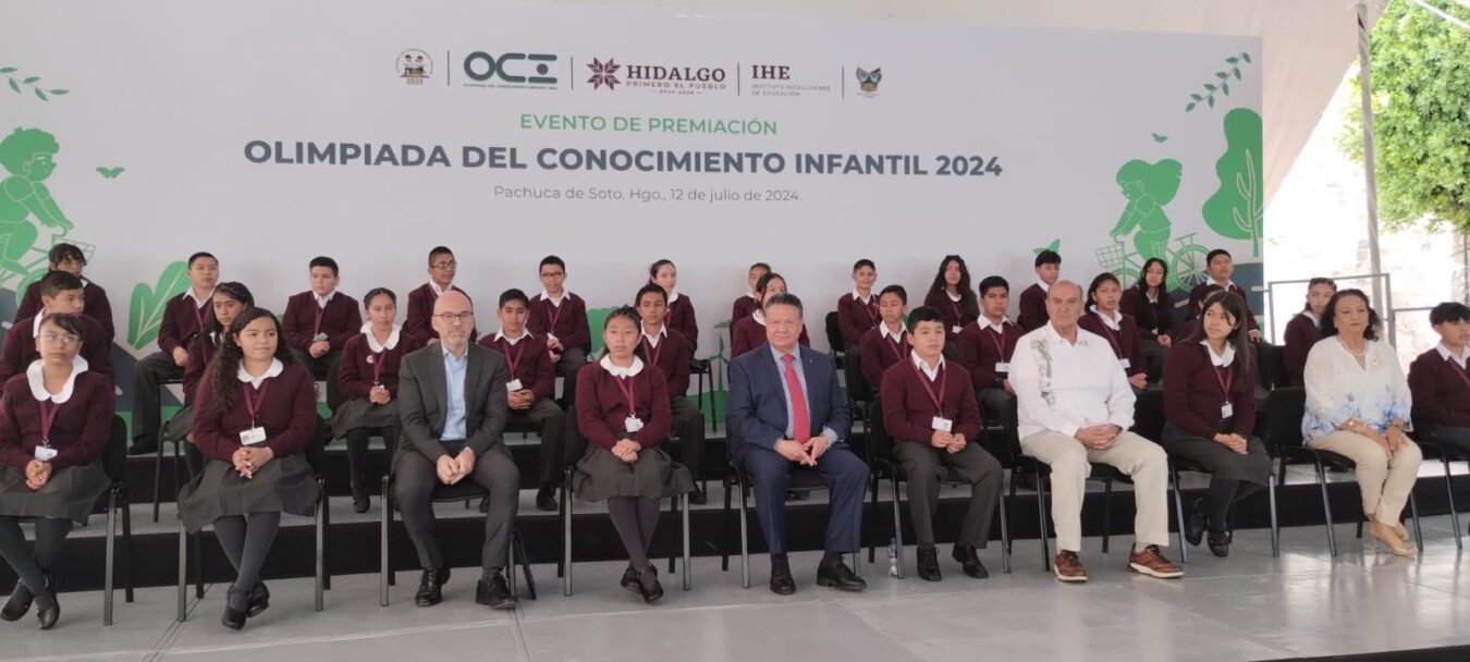 Premia Julio Menchaca a ganadores de las Olimpiadas del Conocimiento Infantil 2024