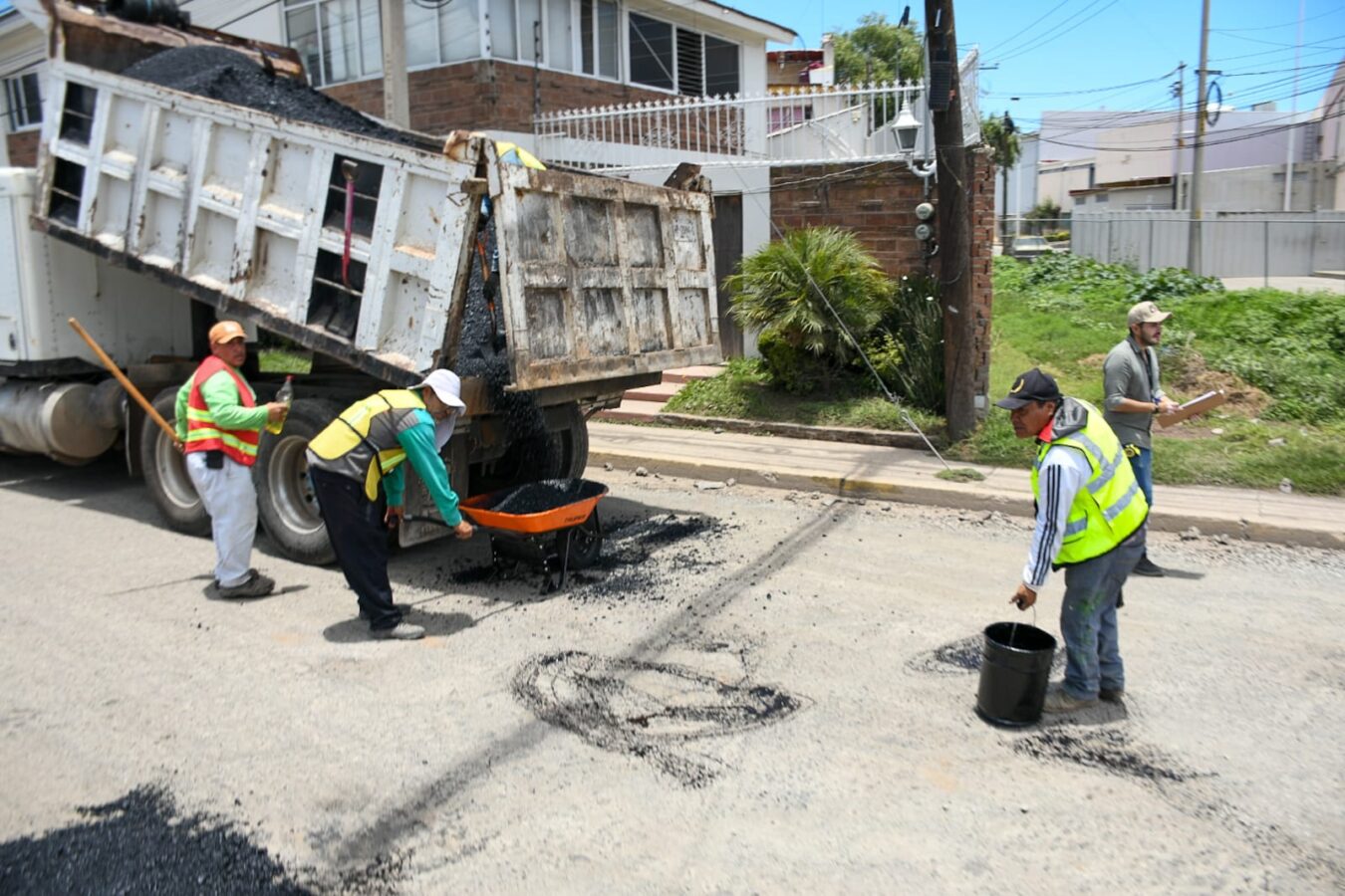 Realizan jornada intensa y maratónica de bacheo en Tulancingo