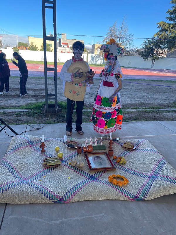 Estudiante del Conalep es galardonada con la Bernardo Quintana Arrioja