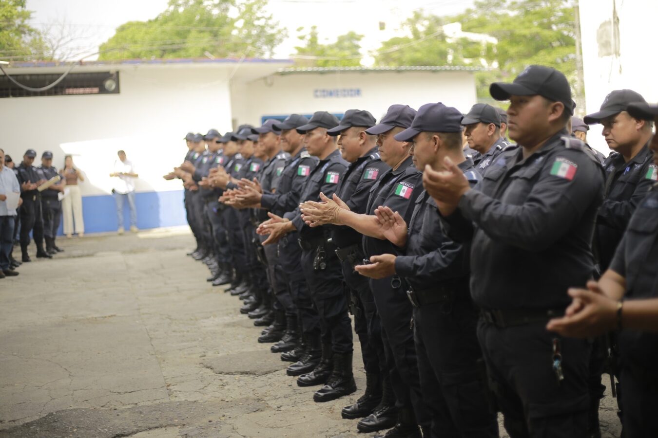 Entrega gobierno municipal de Huejutla ascensos a 22 policías