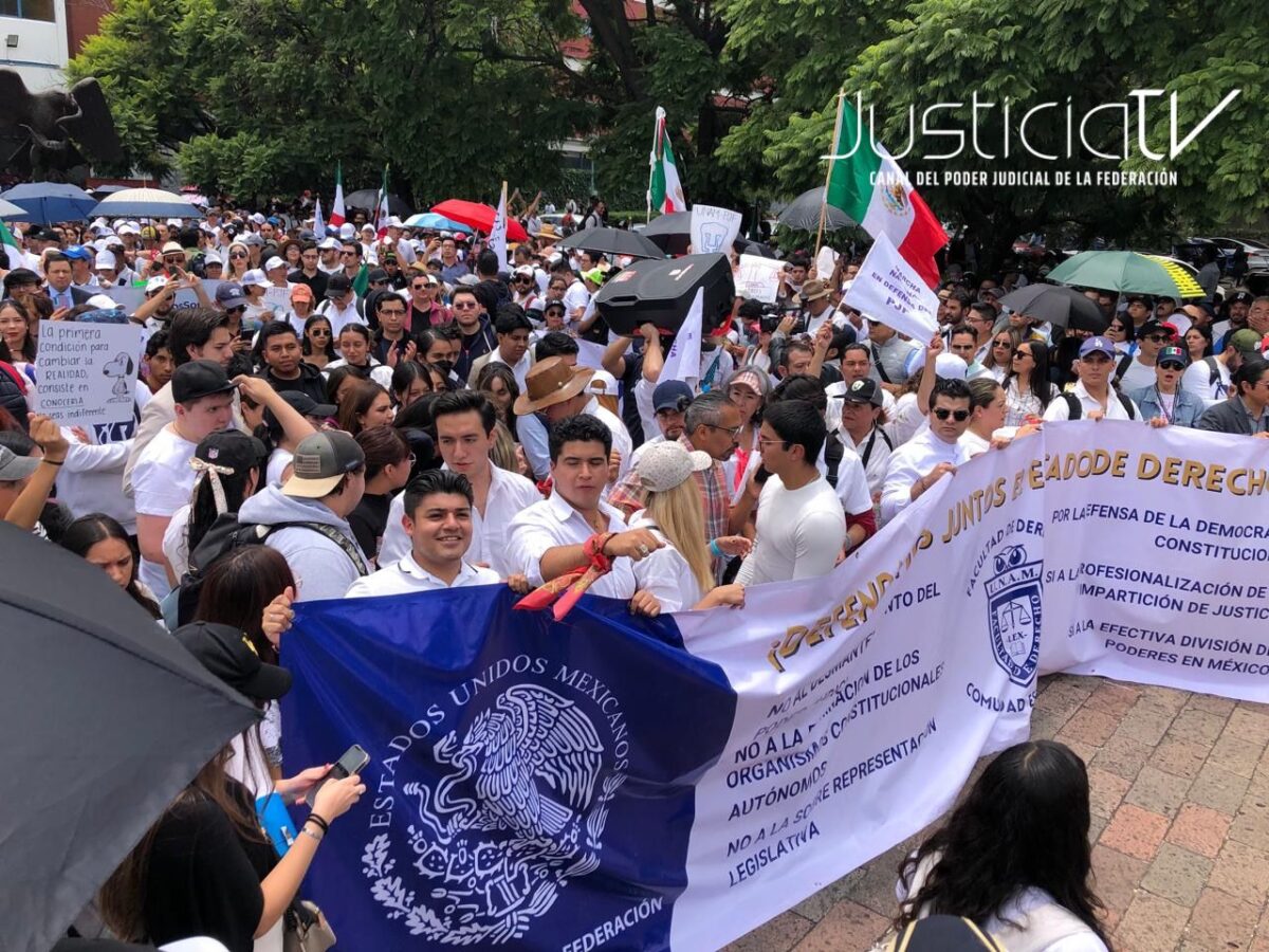 Si el pueblo se informa no pasa la reforma: estudiantes de la UNAM