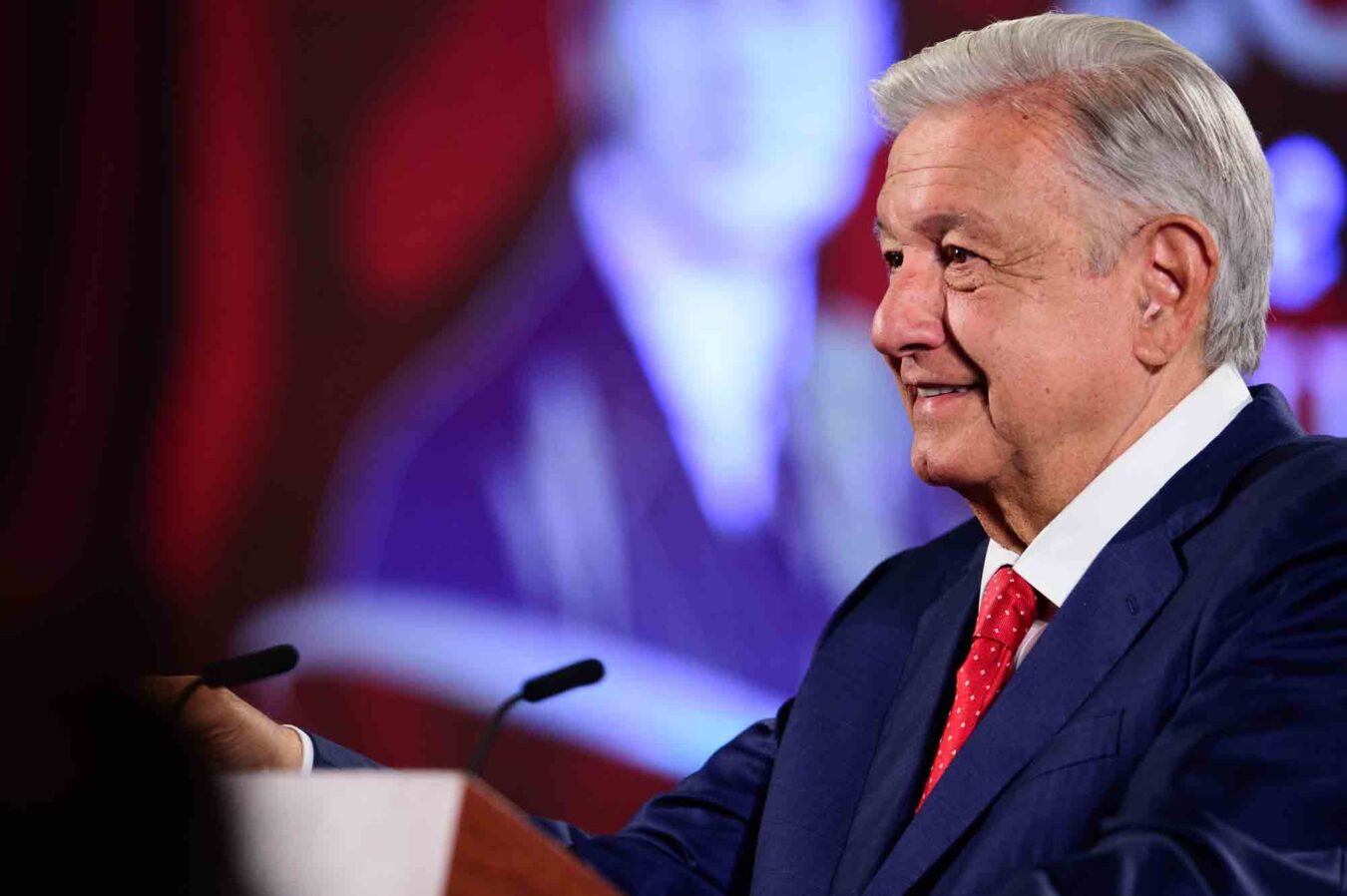 Homenajeará López Obrador a migrantes mexicanos