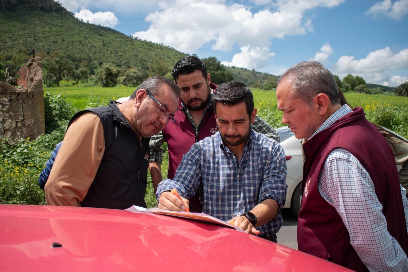 Verifican Sipdus y Contraloría daños en carreteras estatales.