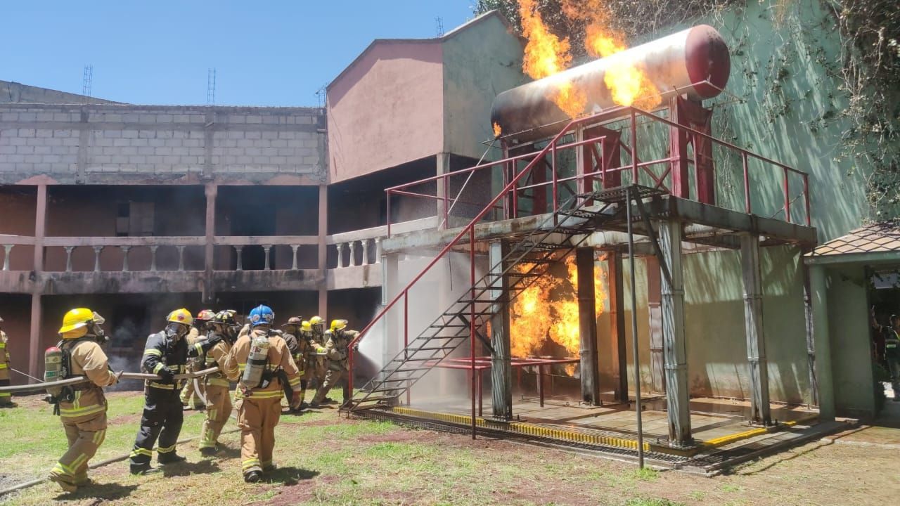 Capacitación y profesionalización a bomberos de Hidalgo