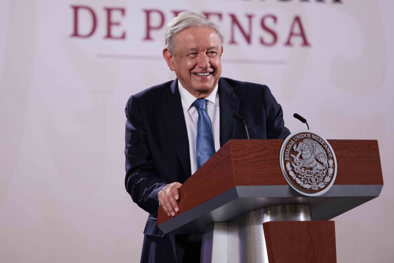 Pausa López Obrador relación con embajadas de Estados Unidos y Canadá