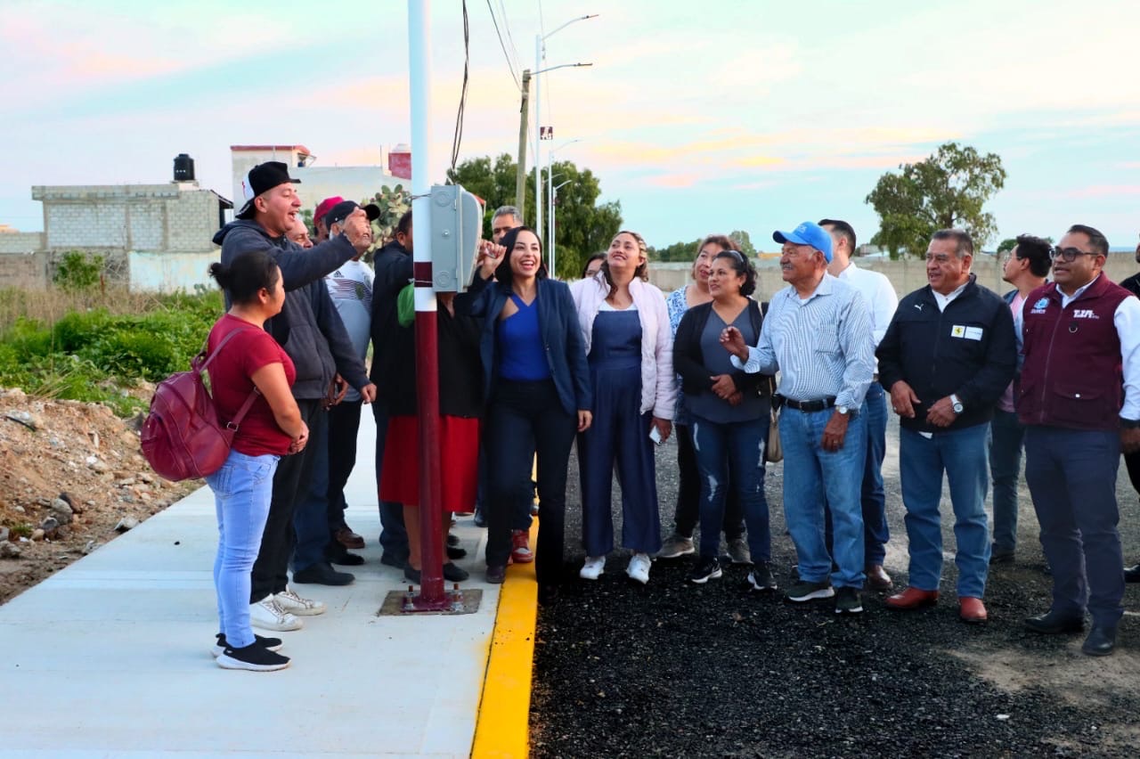 Inaugura Susana Ángeles obras de alumbrado público y entronque vehicular en Tizayuca