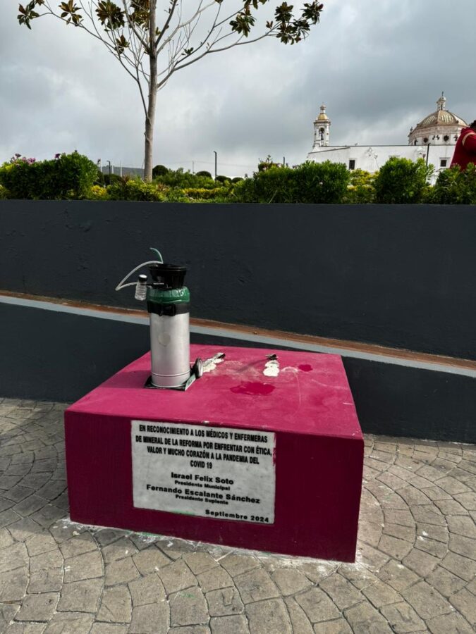 Vandalizan monumento al médico en Pachuquilla