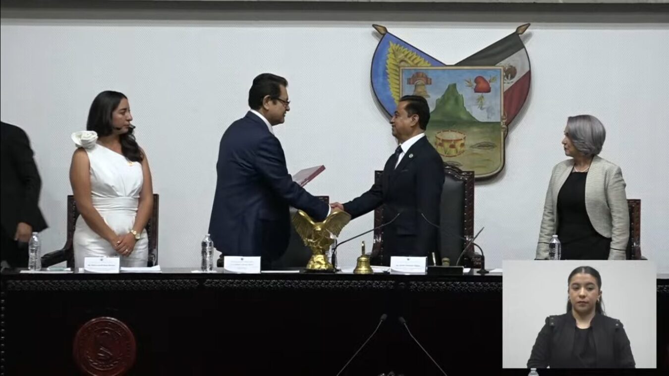 Cumplen protocolo, Guillermo Olivares entrega segundo informe de gobierno