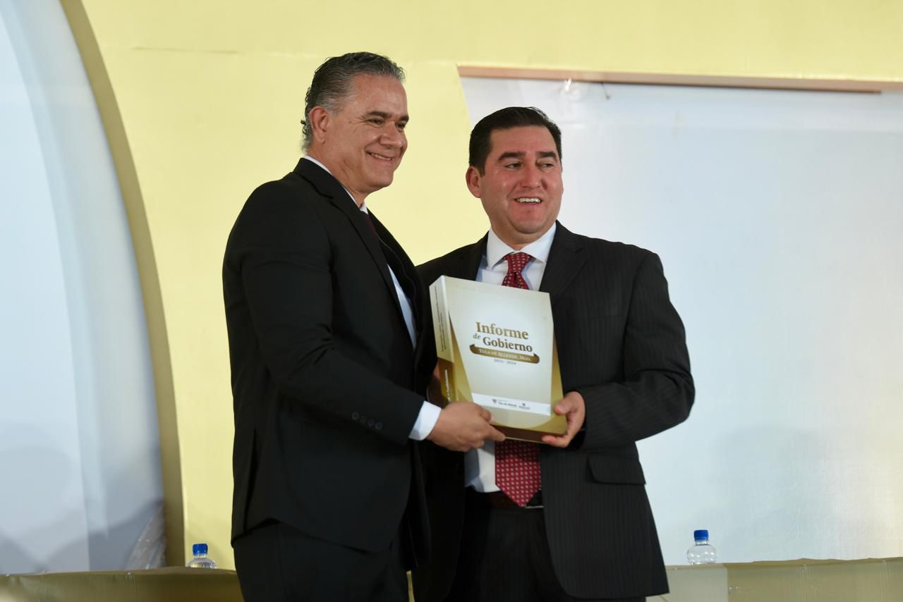 Entrega alcalde de Tula de Allende último informe de gobierno