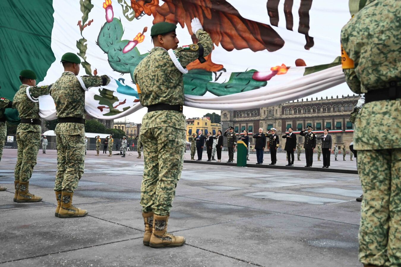 Homenaje a víctimas de los sismos de 1985 y 2017