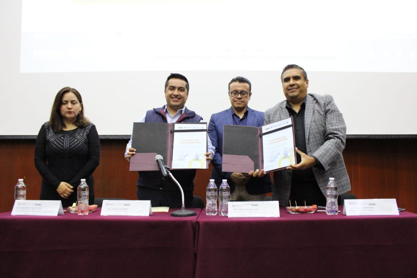 Concreta Cobaeh convenio con Oxford University Press México