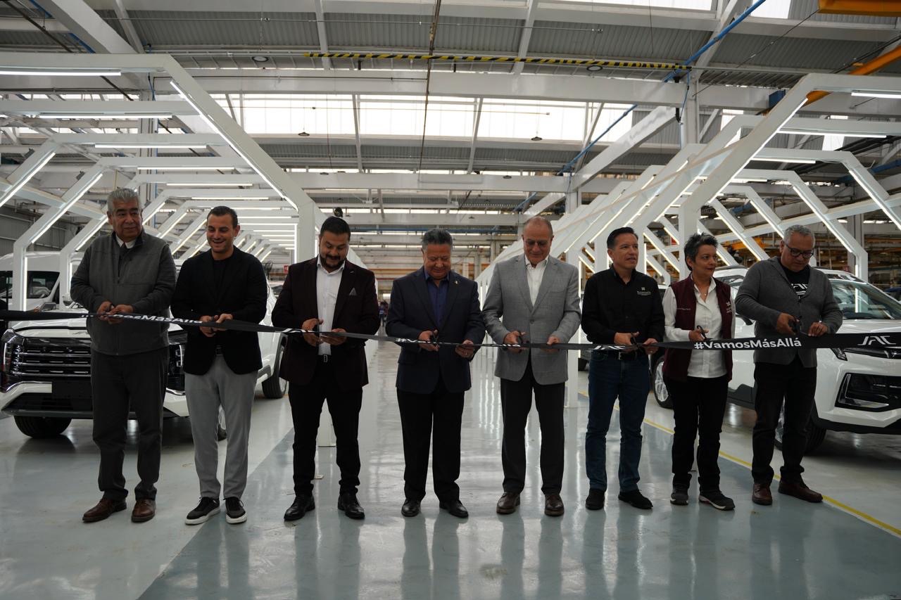 Inaugura Julio Menchaca líneas de producción de Giant Motors Latinoamérica – JAC México