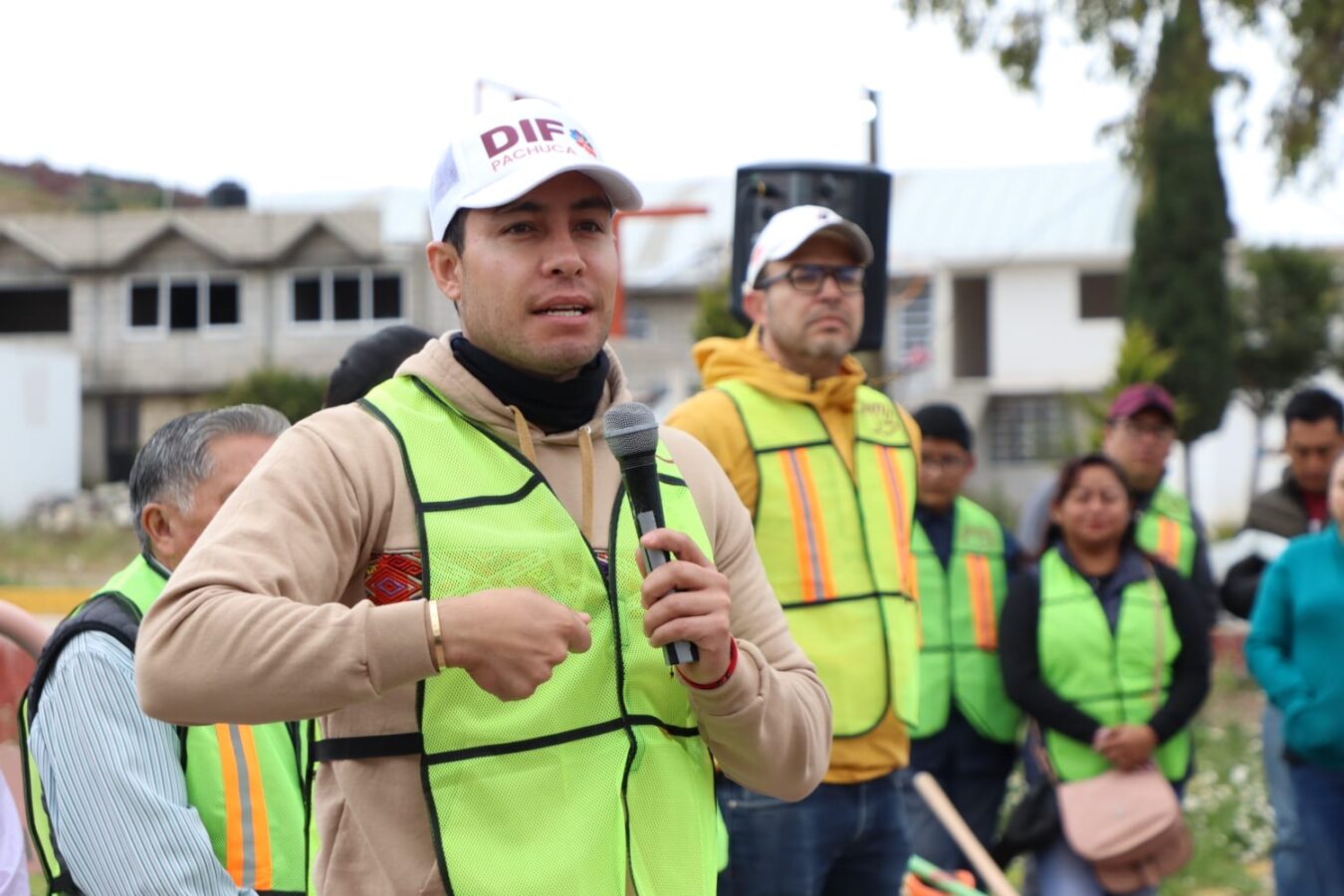 Pide Jorge Reyes corresponsabilidad a los habitantes y evitar tirar basura en la calle