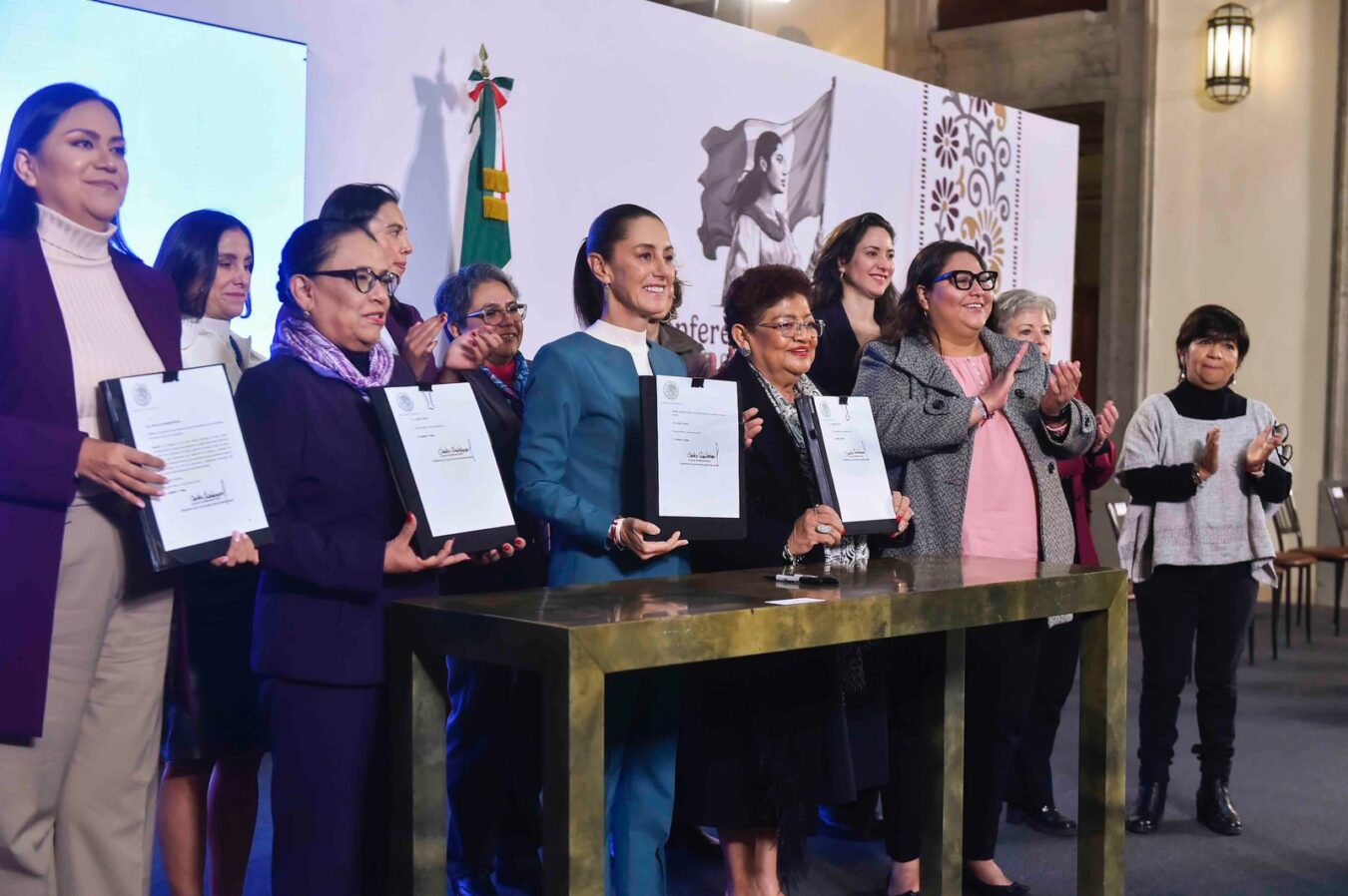 Reformas constitucionales en favor de las mujeres mexicanas 