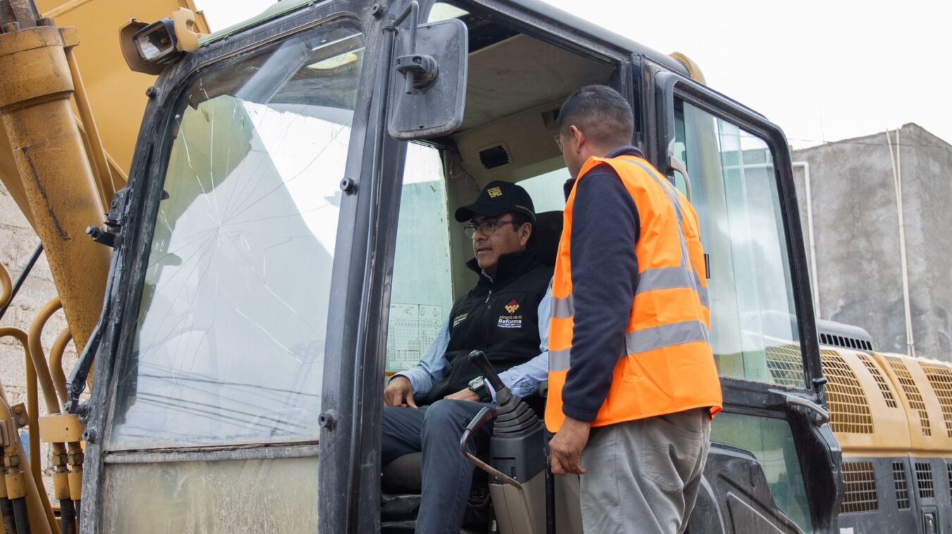 Inician trabajos de pavimentación en Azoyatla