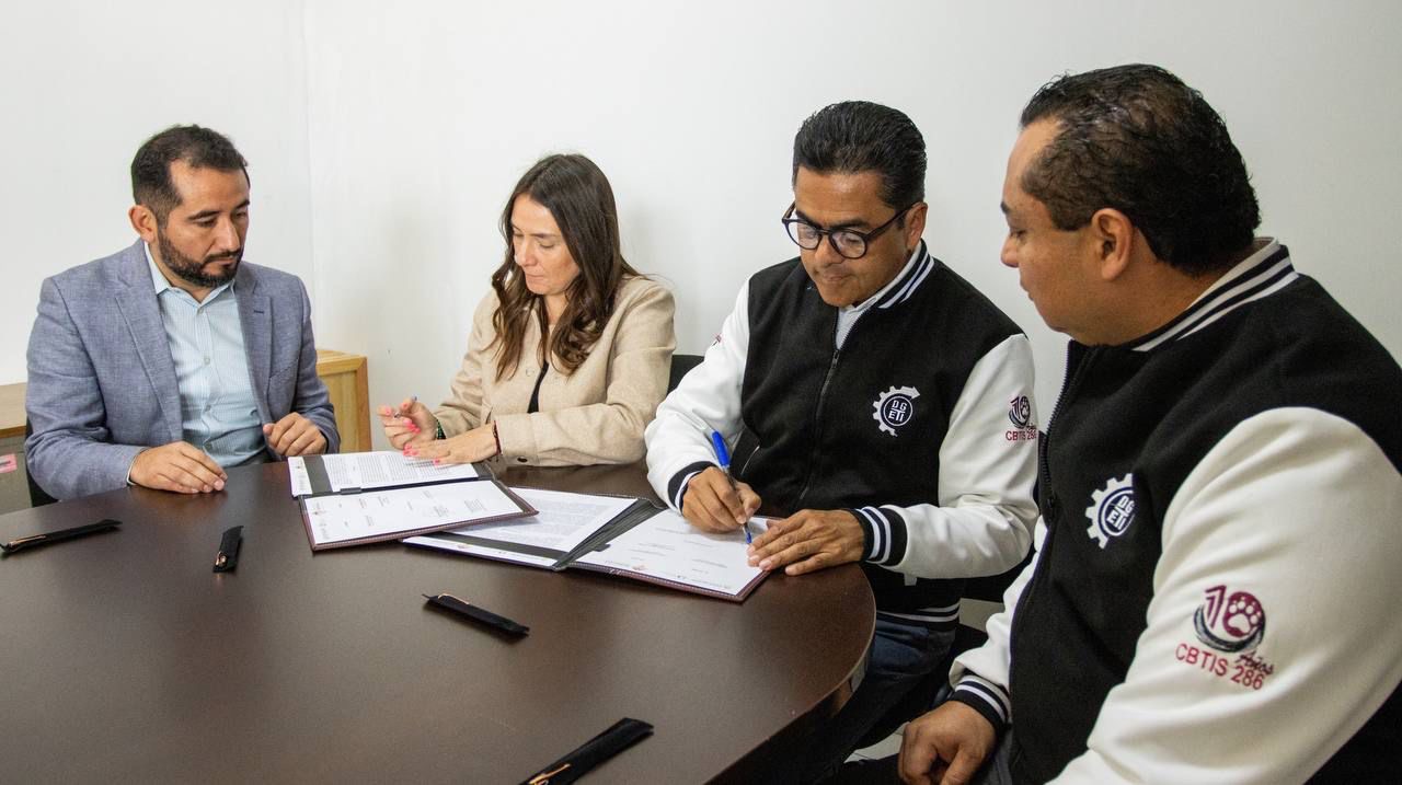 Firma Mineral de la Reforma convenio para beneficio de la comunidad estudiantil