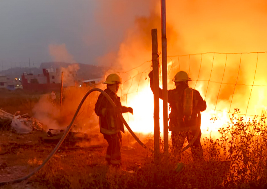 Controlan incendio en recicladora de Santa Gertrudis, en Pachuca